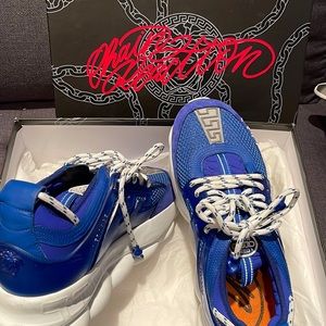 Versace Blue & White Baroque Chain Reaction